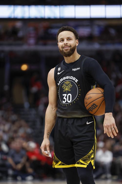 孔蒂：因为伤病我们的中场已经空了，希望坏运气能离我们远去（孔蒂：中场被伤病掏空，盼坏运气远离）