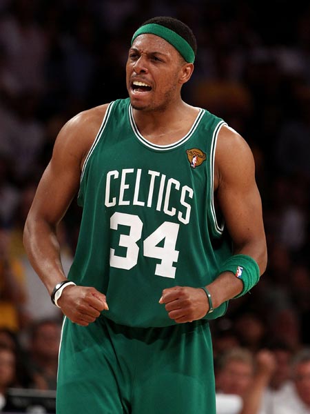 2026年世界杯抽签出炉，葡萄牙、阿根廷等强队分组形势良好，欧洲球队竞争激烈，中国国足仍难晋级。（2026世界杯分组揭晓：葡萄牙阿根廷签运佳，欧洲竞争激烈，国足出线仍艰难）