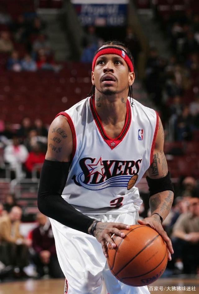 与4结缘，多特5轮欧冠联赛有4轮打入4球，剩下1轮被曼城进4球（多特与数字4有缘：5轮欧冠4场各入4球，另1场被曼城打进4球）