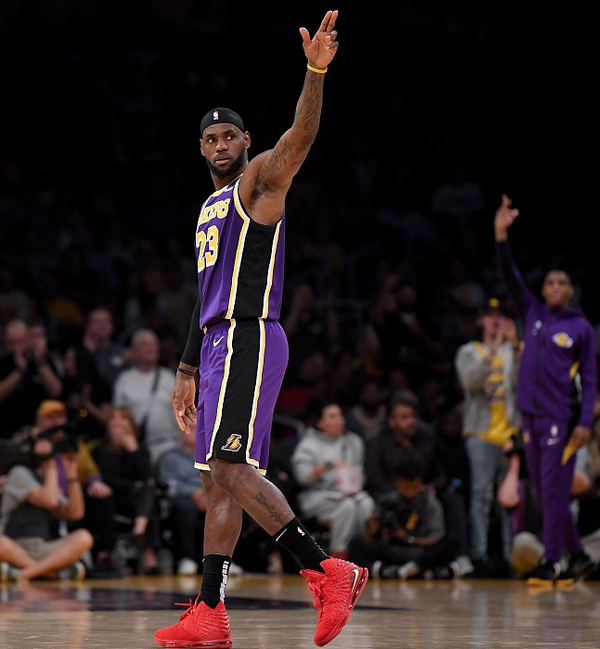 奥萨苏纳vs莱万特：布季米尔、博约莫首发，马修-瑞安、布吕吉出战（奥萨苏纳迎战莱万特：布季米尔、博约莫领衔首发，马修-瑞安与布吕吉出场）