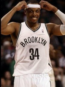 王钰栋承受多重压力，U21、中超、全运会三线作战疲惫不堪（王钰栋三线鏖战承压：U21、中超、全运会让他疲惫不堪）