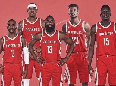 因伤退出国家队后，亚马尔目前已回到巴塞罗那（伤退国家队后，亚马尔已返回巴塞罗那）