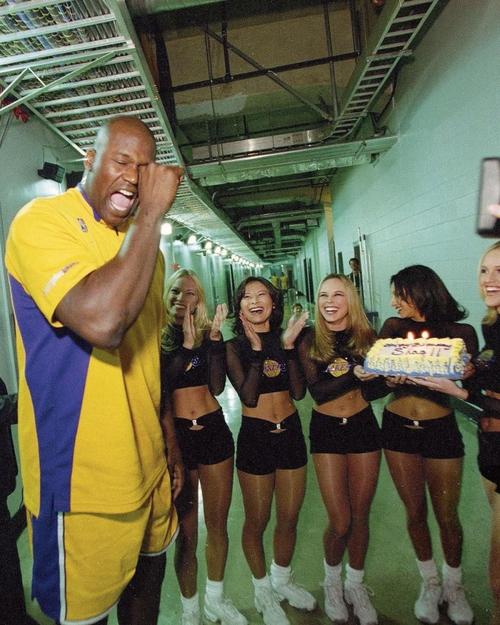 【壁纸】——C罗在皇马（C罗皇马时期高清壁纸）